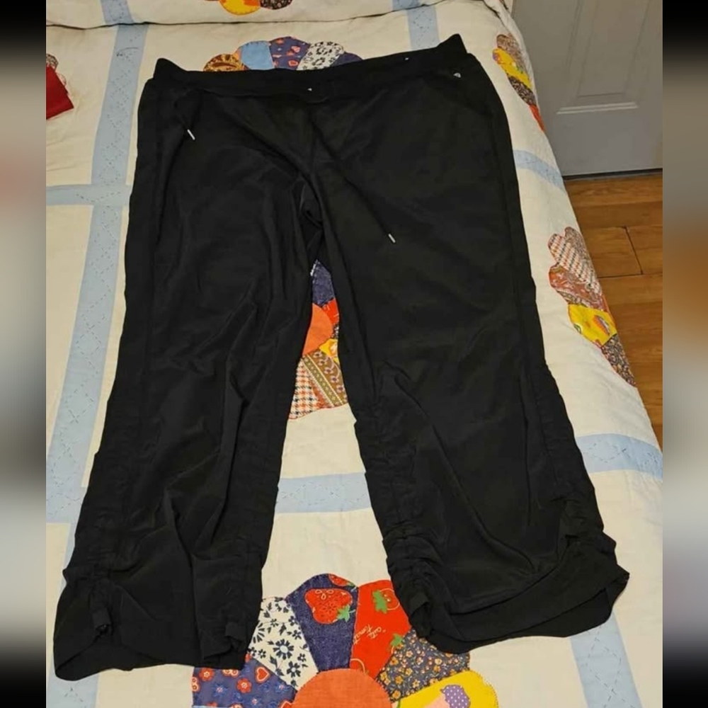 Livi Active Black Casual Pants